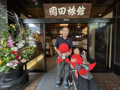 岡田旅館玄関